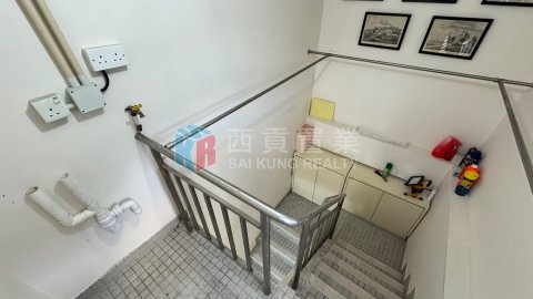 井欄樹村 清水灣