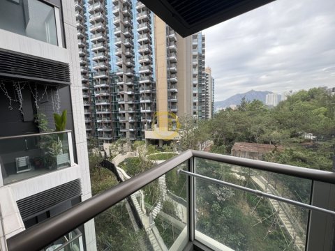 THE ROYALE SKYPOINT ROYALE