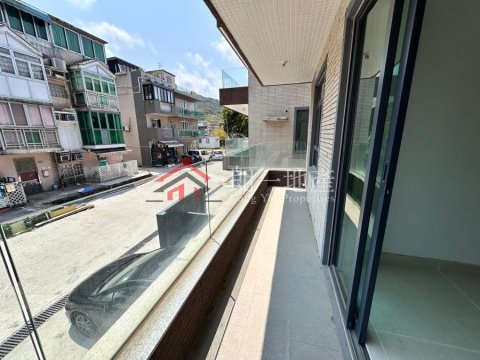 錦上路村屋