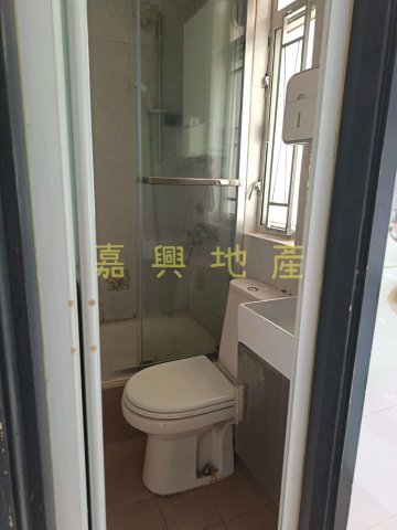 河畔花園 F座