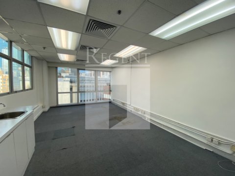 135 BONHAM STRAND TRADE CTR (文咸东街135商业中心) 