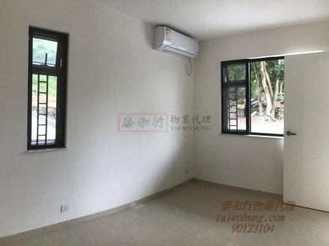 << 地下連花園入契可充電車位 >>