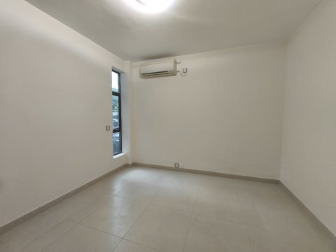 駿寶居  95080030