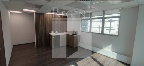 135 BONHAM STRAND TRADE CTR (文咸东街135商业中心) 