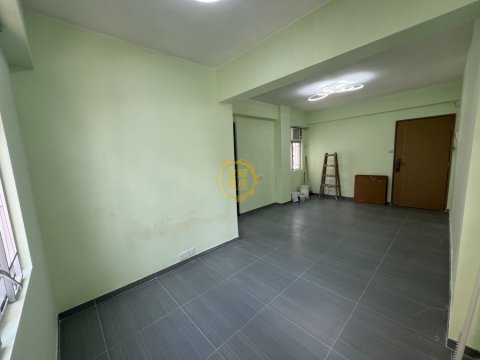 遠東發展屯門中心大廈