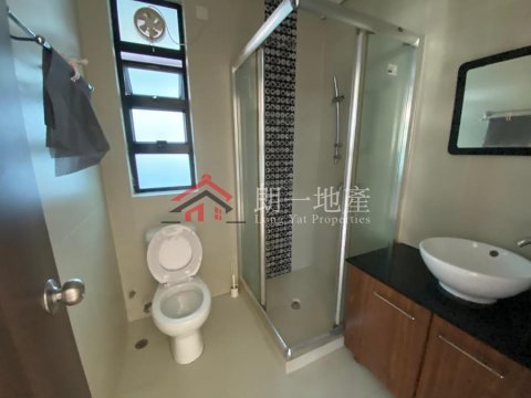 錦上路村屋