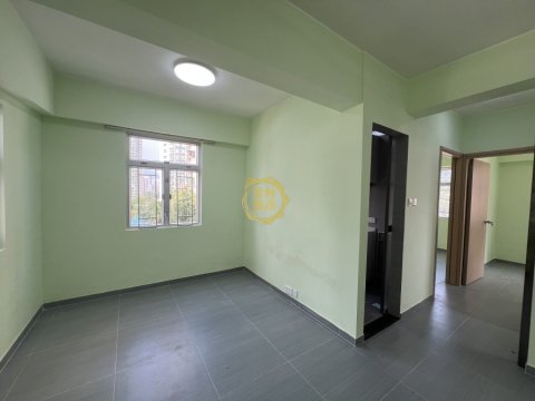 遠東發展屯門中心大廈