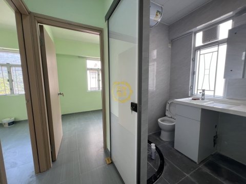 遠東發展屯門中心大廈