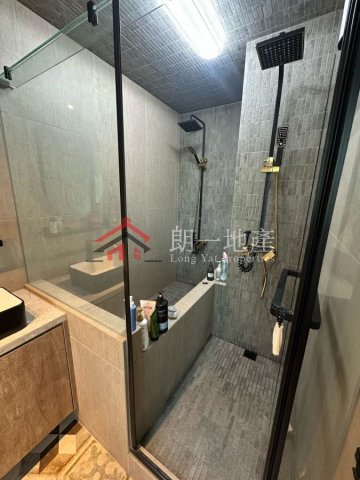 錦上路村屋