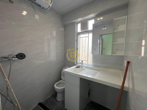 遠東發展屯門中心大廈