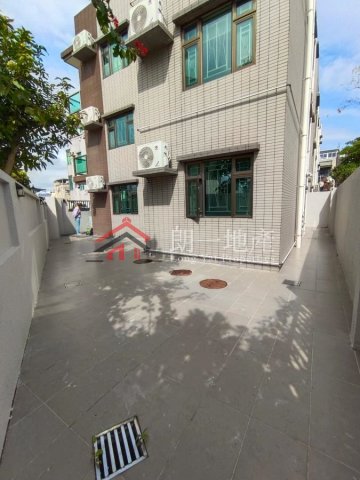 錦上路村屋