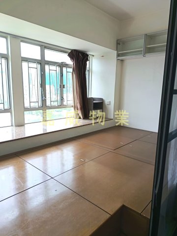 河畔花園 F座