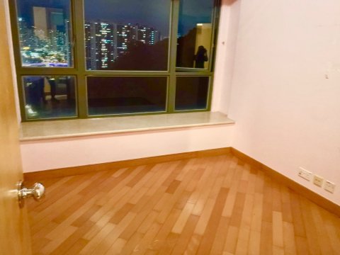 皇御居 @ EMILY 95080096