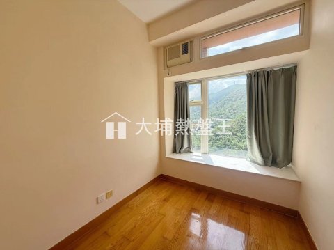 晉名峰  