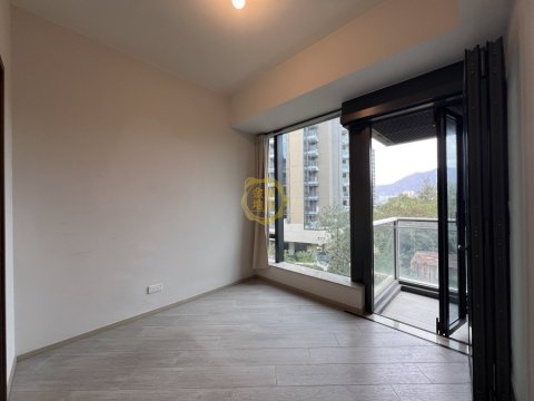 THE ROYALE SKYPOINT ROYALE