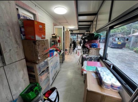 屯門青山公路段村屋