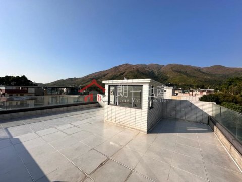 錦上路村屋