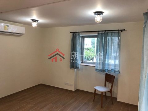 錦上路村屋