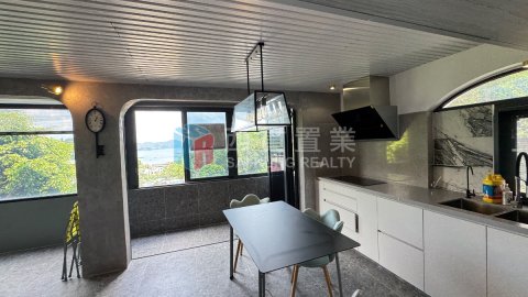 黃竹灣村