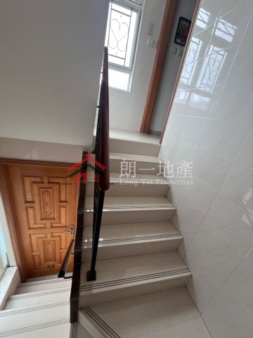 廈村 三樓連天台 三房靚租