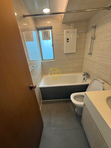 HONG KONG GOLD COAST PH 2B BLK 18