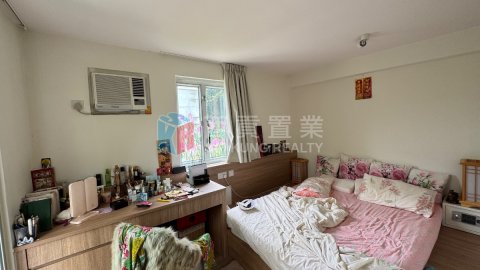 黃竹灣村