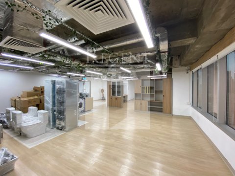PIONEER CTR (始創中心) 