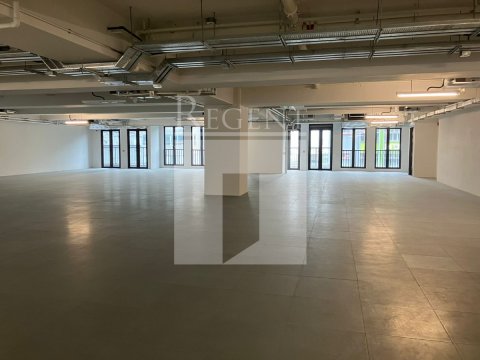 Kwun Tong Industrial, The Whitney