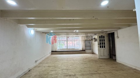 西貢市中心市場街