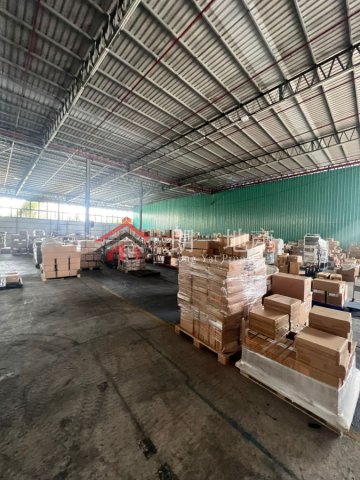 屏廈路路邊全密封倉13000呎