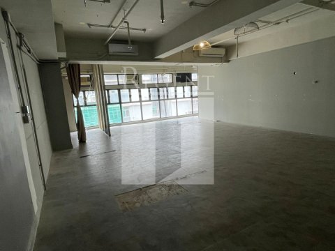 HENLEY IND CTR (恆利中心) 