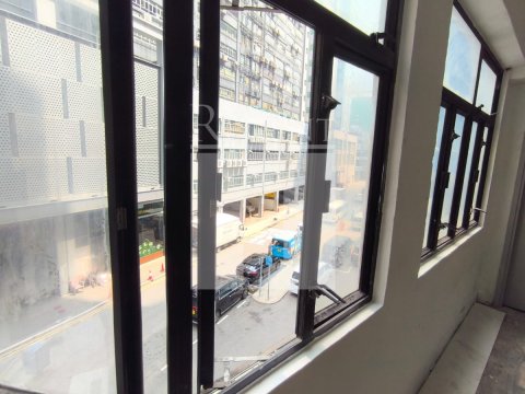 E TAT FTY BLDG (怡達工業大廈) 