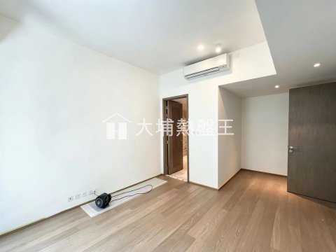 澐灃  