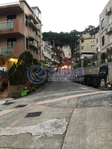 下黃宜凹