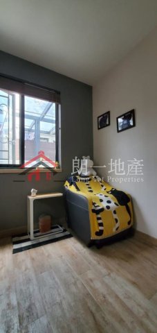 錦上路村屋