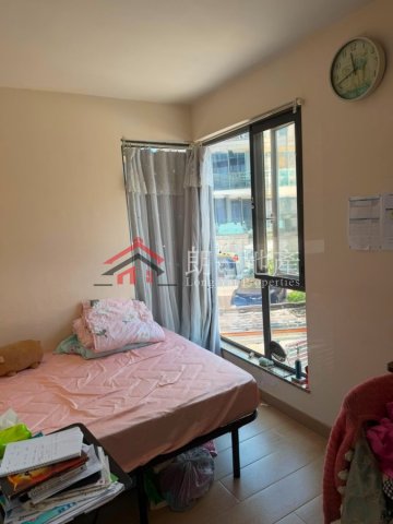 錦上路 大路邊屋苑