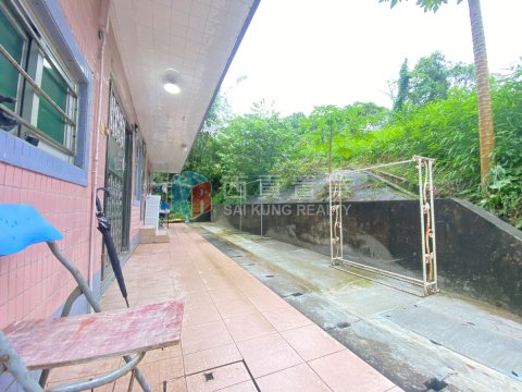 井欄樹村