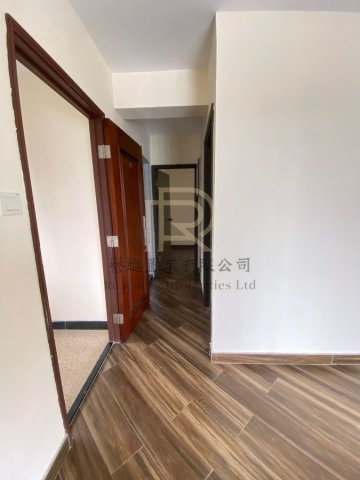 三樓連天台