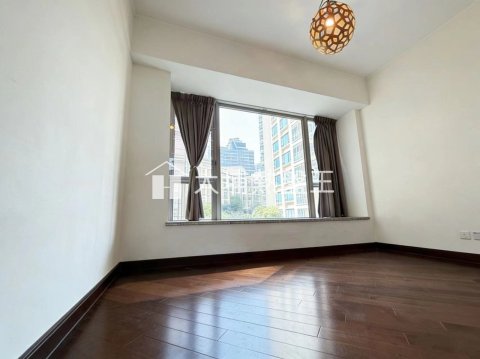 MAYFAIR BY THE SEA I  