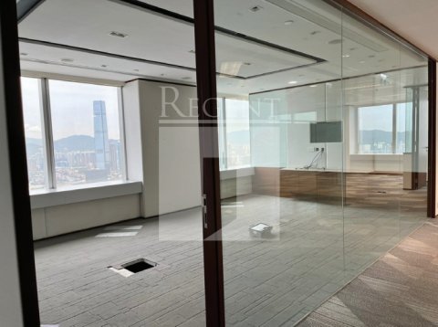 THE CENTER (中環中心) 