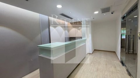 香港写字楼, 华懋金马伦中心