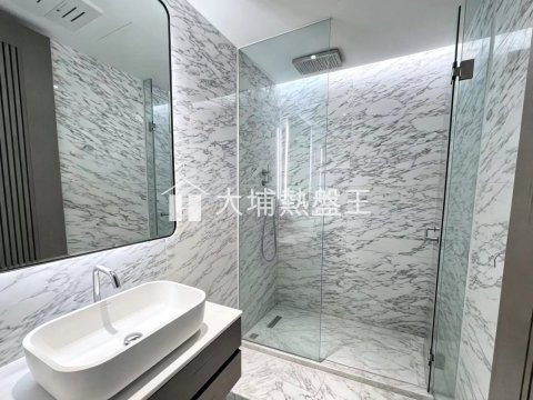 澐灃  