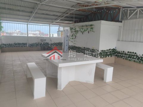 �j��