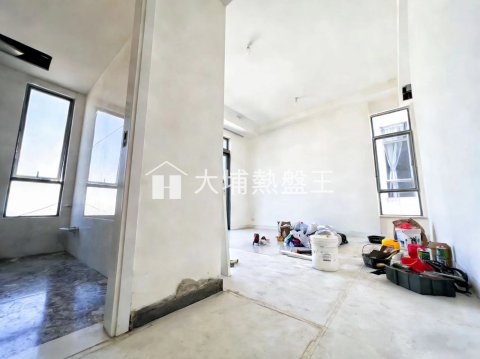 THE GREEN MAPLE DRIVE