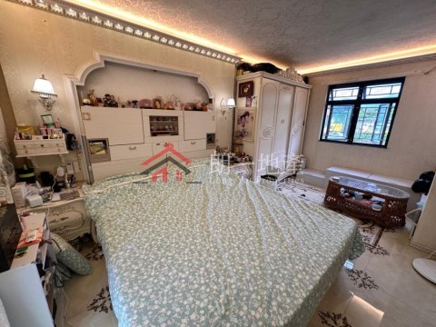 錦上路村屋
