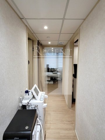 Hong Kong Property, Hong Kong Office