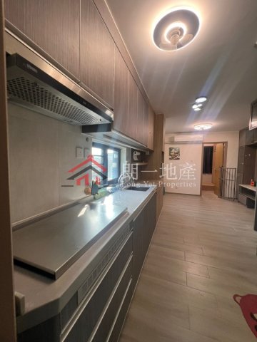 錦上路村屋