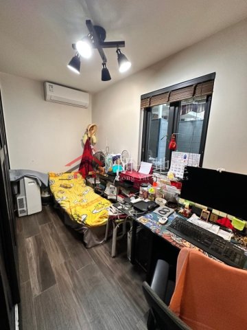 錦上路村屋