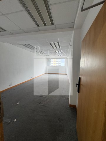 葵涌工业大厦, 东方工业大厦