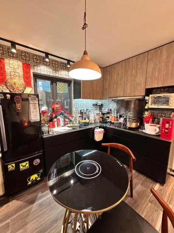 錦上路村屋